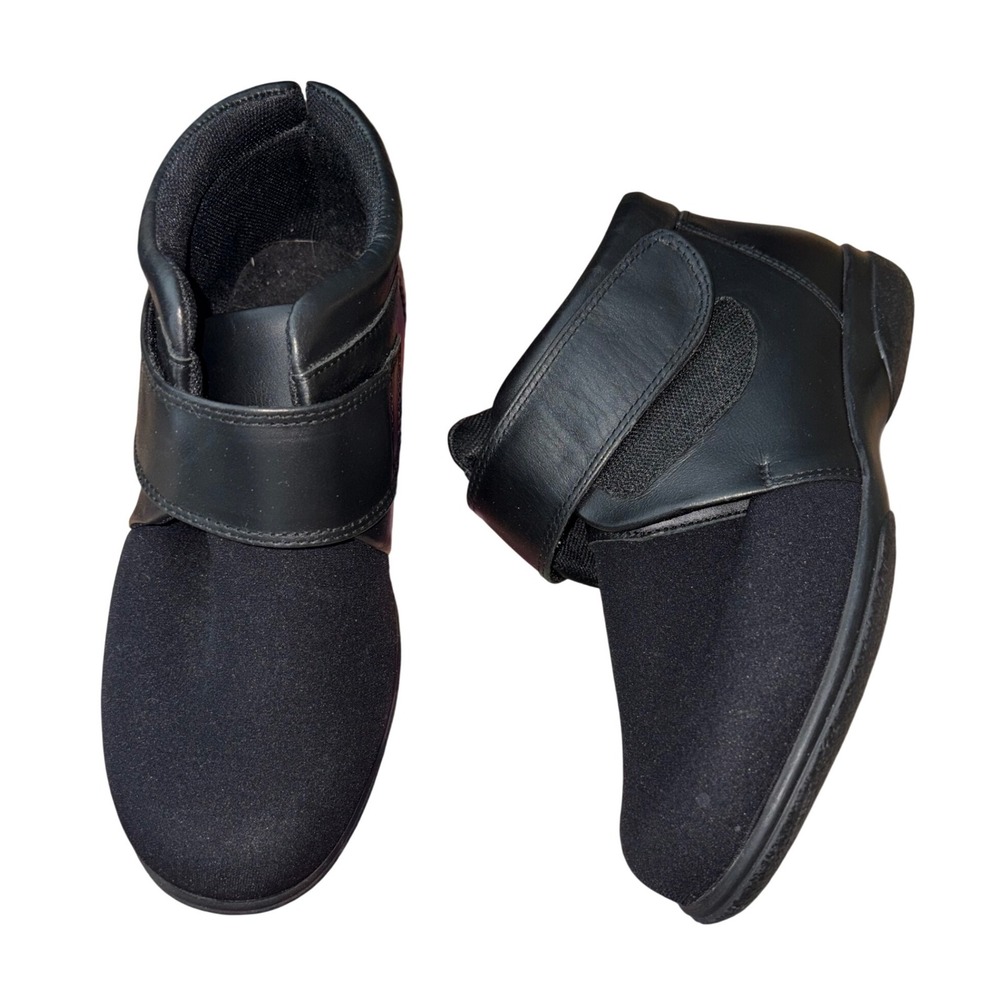 Cosyfeet sz 7 US  EU 38  Julia Boots in Black